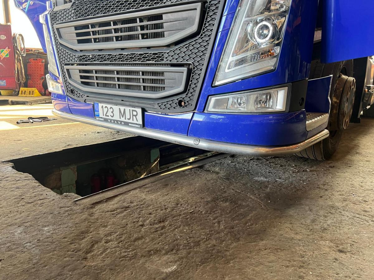 Volvo Stangeääris METEC - Parachoques para Camión: foto 5 Volvo Stangeääris METEC - Parachoques para Camión: foto 5