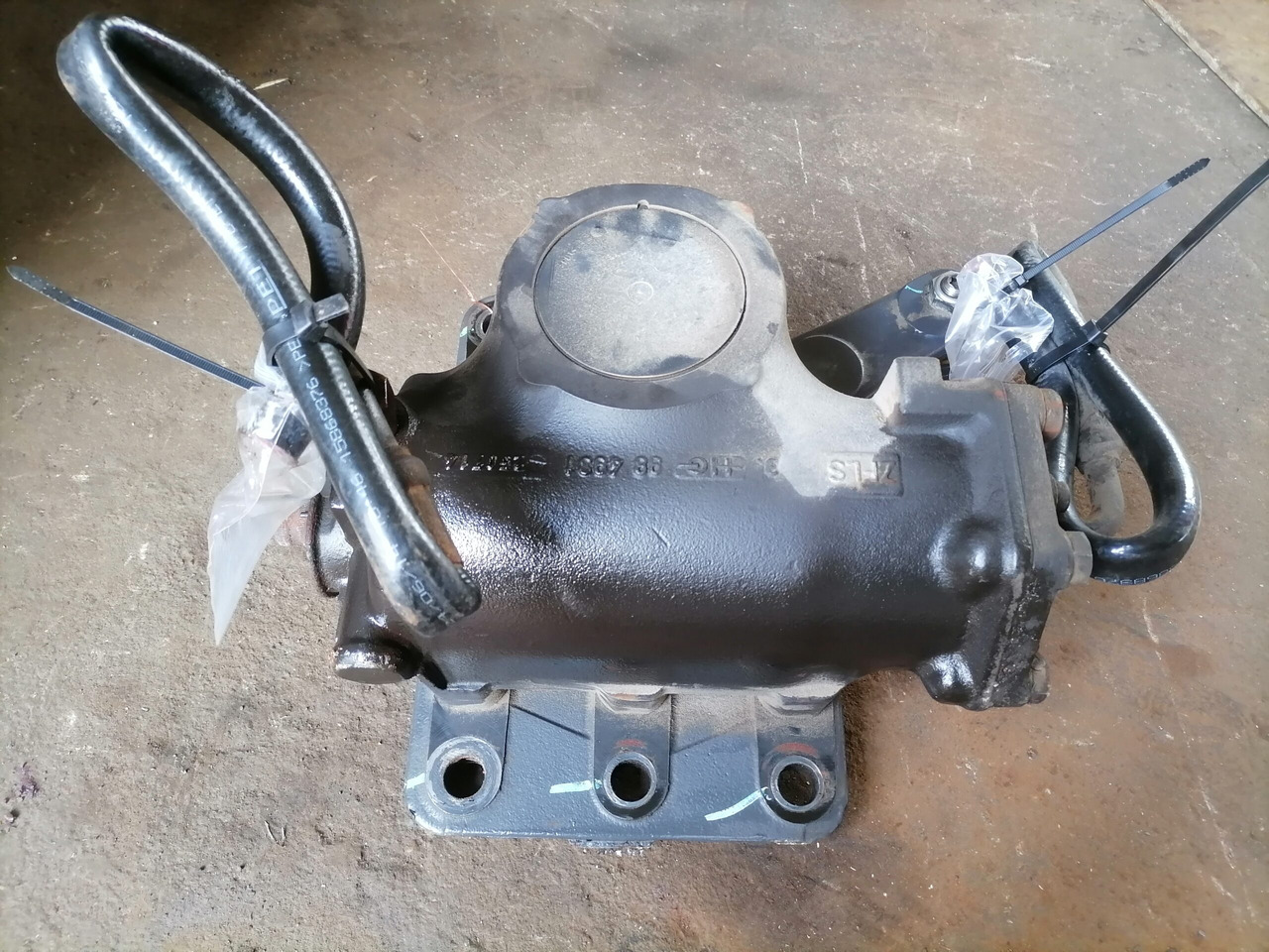 Volvo Steering box 21466592 - Caja de dirección para Camión: foto 5 Volvo Steering box 21466592 - Caja de dirección para Camión: foto 5