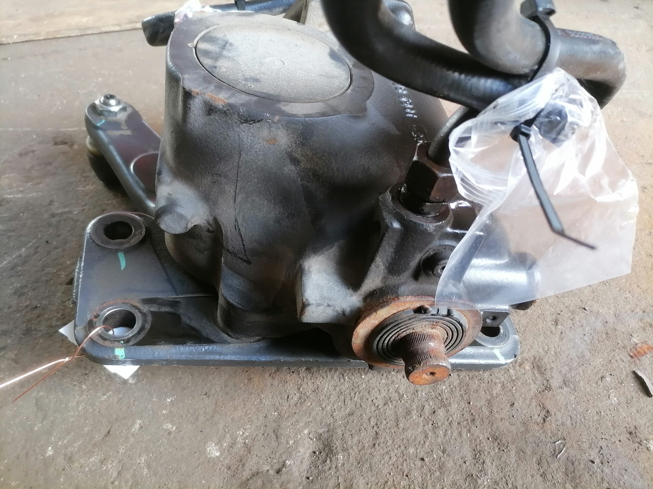 Volvo Steering box 21466592 - Caja de dirección para Camión: foto 3 Volvo Steering box 21466592 - Caja de dirección para Camión: foto 3