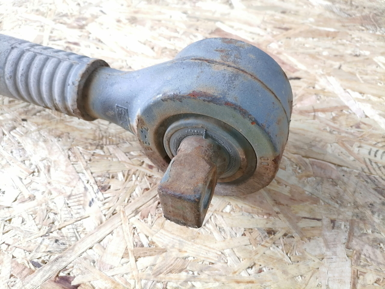 Volvo Torque rod 20410053 - Eje y piezas para Camión: foto 2 Volvo Torque rod 20410053 - Eje y piezas para Camión: foto 2