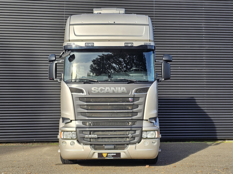 Scania R520 V8 TOPLINE / RETARDER / HYDRAULIC / - Cabeza tractora: foto 5 Scania R520 V8 TOPLINE / RETARDER / HYDRAULIC / - Cabeza tractora: foto 5