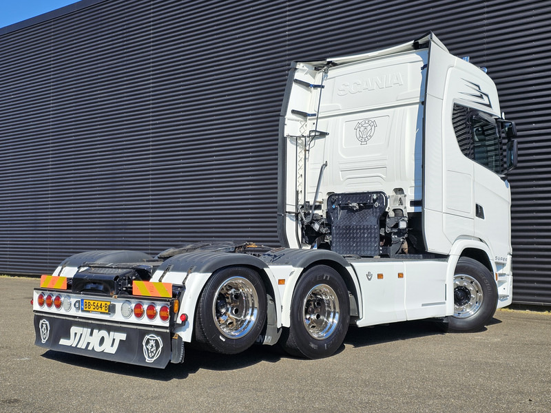 Scania S580 / V8 / 6X2 / FULL AIR / BOOGIE / RETARDER - Cabeza tractora: foto 3 Scania S580 / V8 / 6X2 / FULL AIR / BOOGIE / RETARDER - Cabeza tractora: foto 3