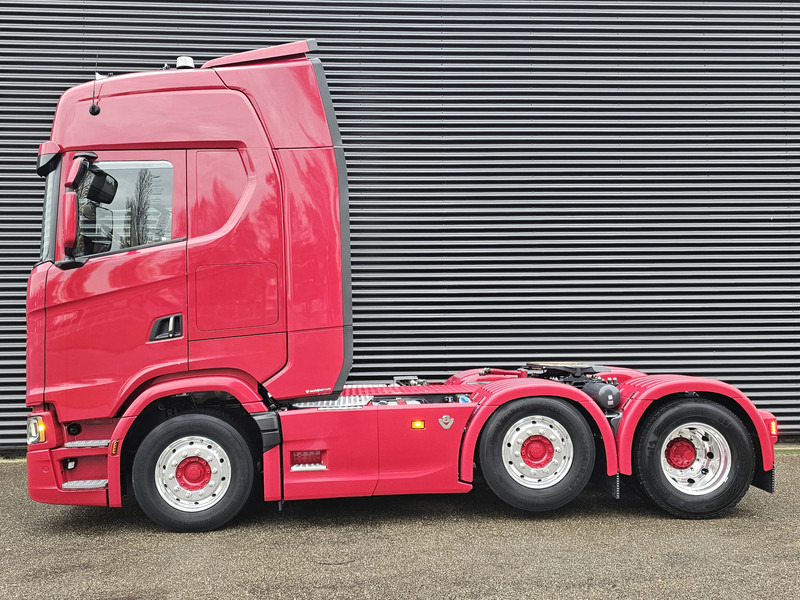 Scania S660 V8 6x2/4 / RETARDER / HYDRAULIC / FULL AIR - Cabeza tractora: foto 4 Scania S660 V8 6x2/4 / RETARDER / HYDRAULIC / FULL AIR - Cabeza tractora: foto 4