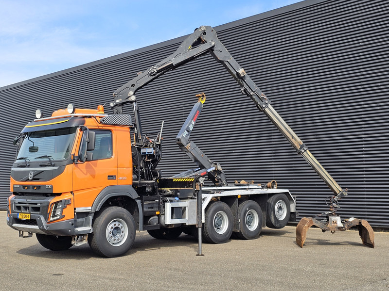 Volvo FMX 460 8x4-4 / HIAB Z CRANE + HOOKLIFT - Camión multibasculante: foto 2 Volvo FMX 460 8x4-4 / HIAB Z CRANE + HOOKLIFT - Camión multibasculante: foto 2