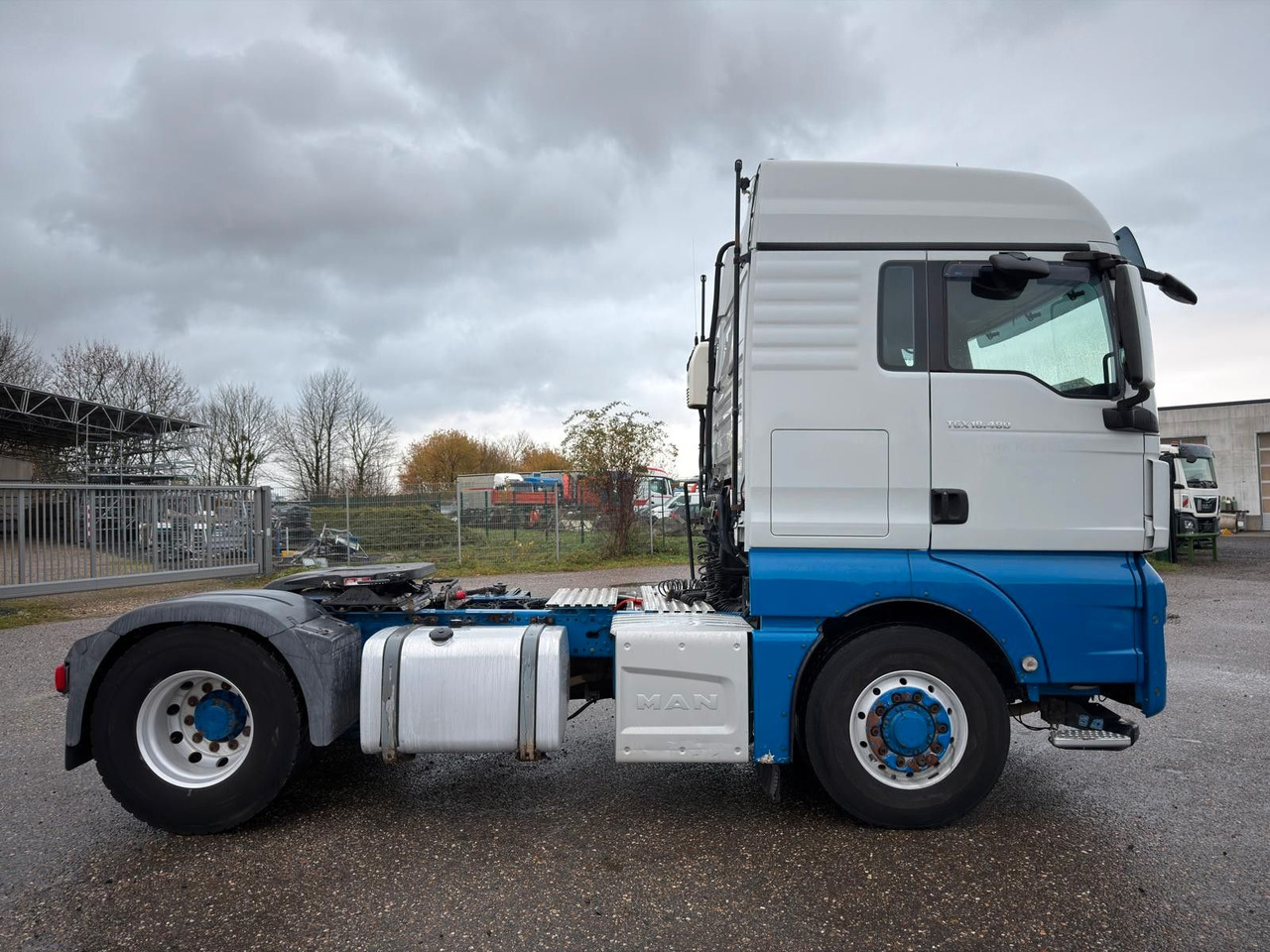 MAN 18.480 4x4 Hydro Drive | Stand-Klima | Kipphydr. - Cabeza tractora: foto 5 MAN 18.480 4x4 Hydro Drive | Stand-Klima | Kipphydr. - Cabeza tractora: foto 5