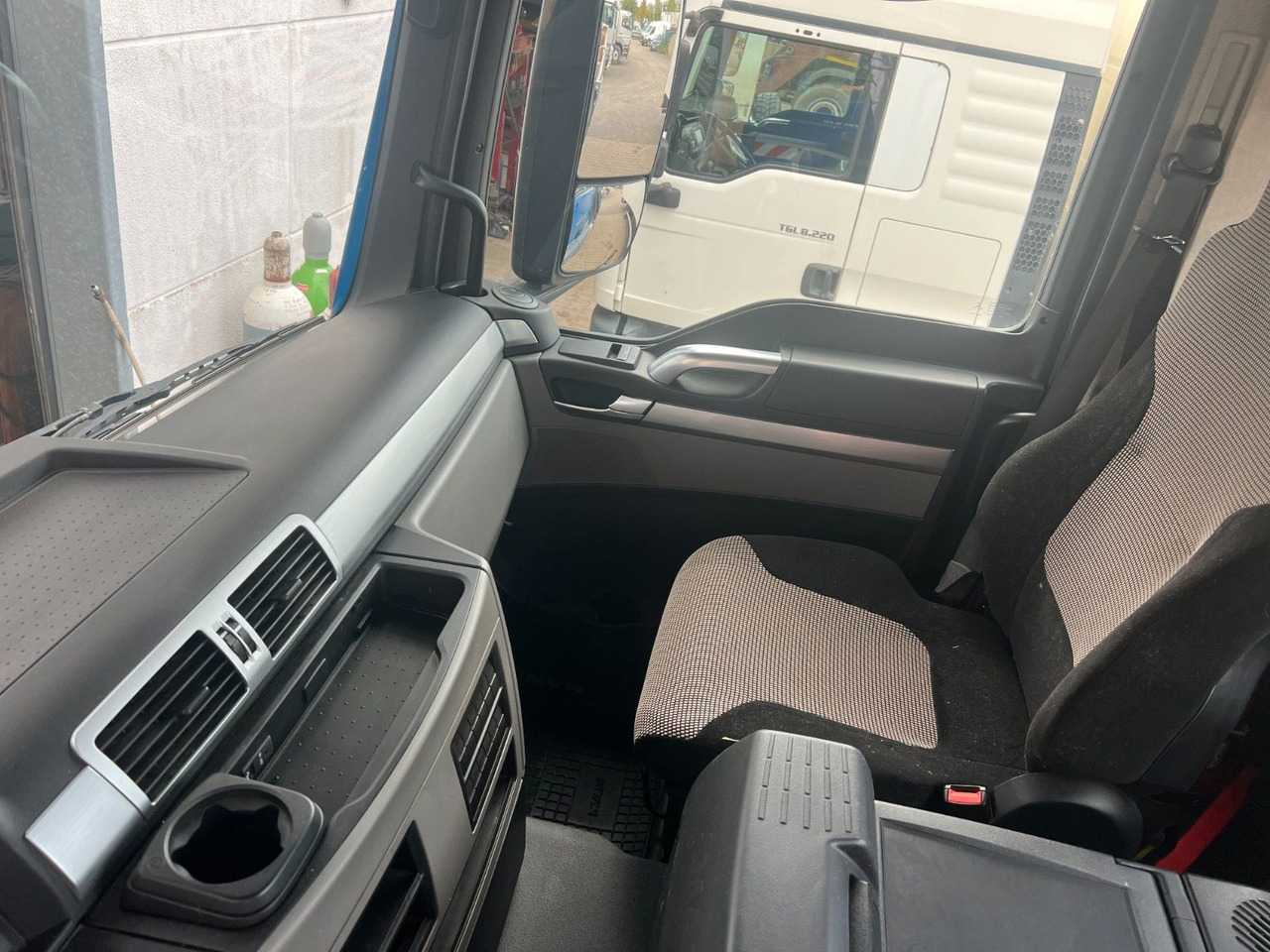 MAN 18.430 4X2 Meiller 3. Seitenkipper Top Zustand - Camión volquete: foto 4 MAN 18.430 4X2 Meiller 3. Seitenkipper Top Zustand - Camión volquete: foto 4