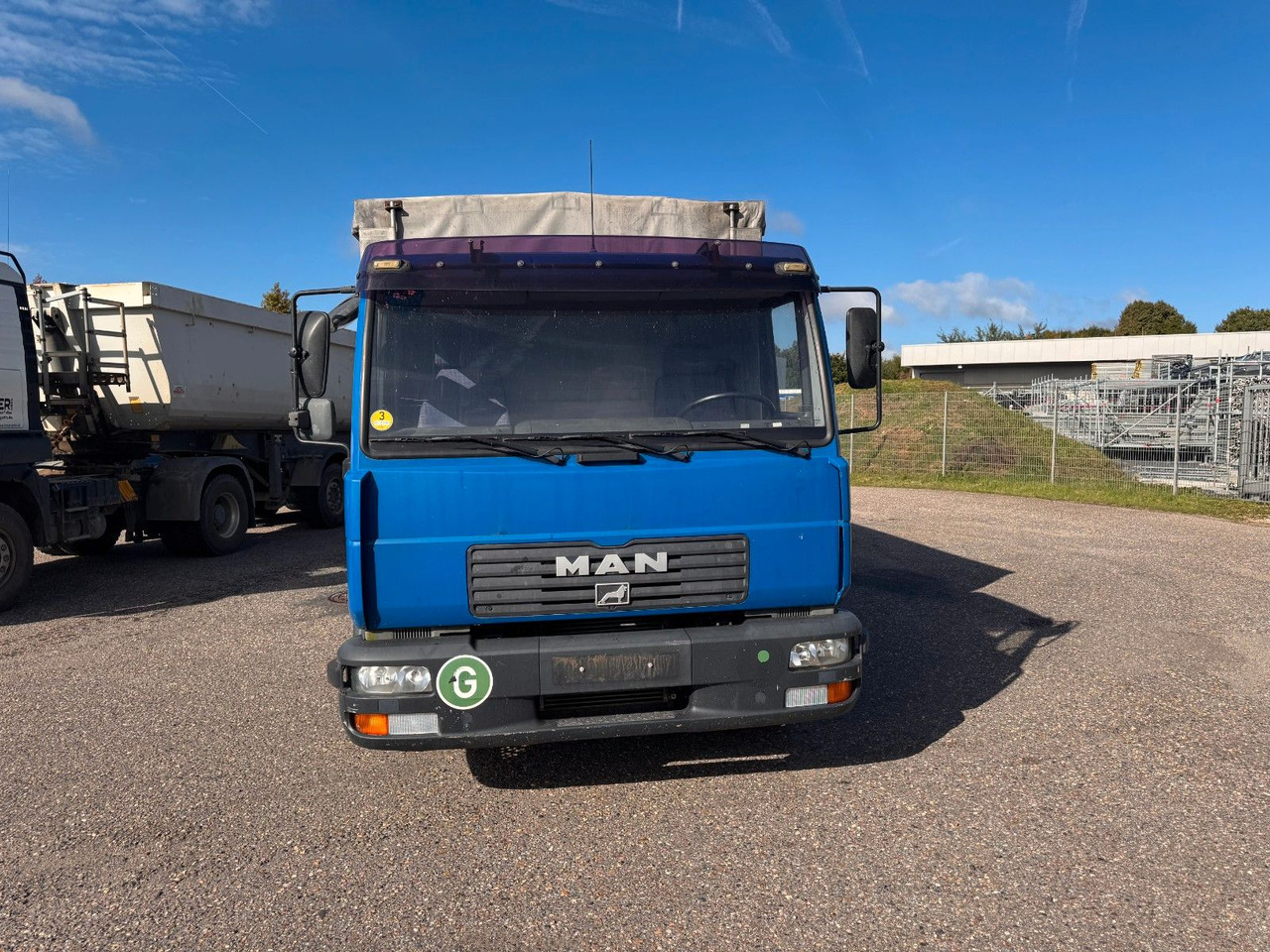 MAN 8.140 4X2 Pritsche Plane Original Km - Furgoneta con lona: foto 5 MAN 8.140 4X2 Pritsche Plane Original Km - Furgoneta con lona: foto 5