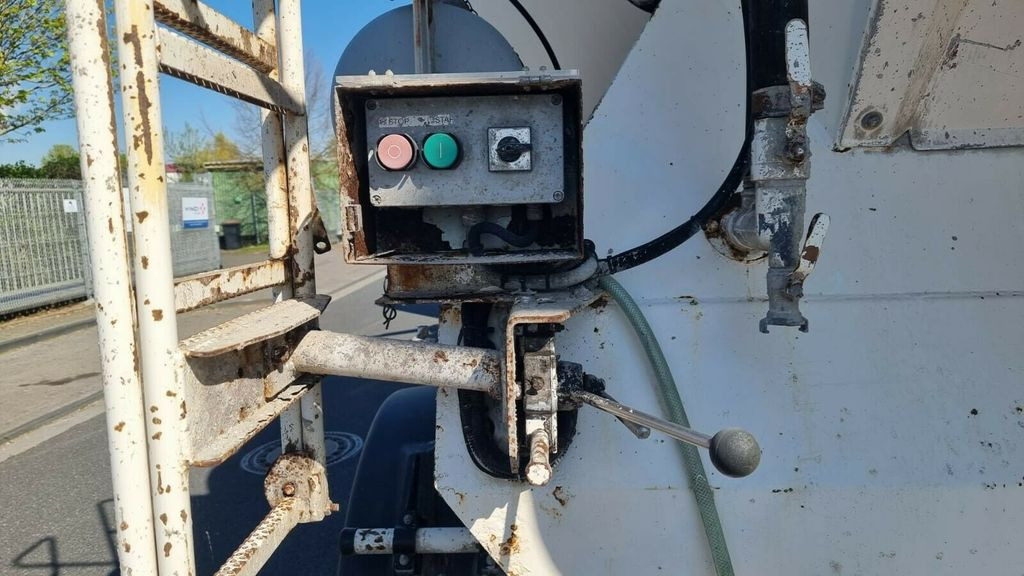 Müller-Mitteltal 2 Achs Betonmischauflieger Liebherr Müller-Mitteltal 2 Achs Betonmischauflieger Liebherr - Semirremolque hormigonera: foto 5 Müller-Mitteltal 2 Achs Betonmischauflieger Liebherr Müller-Mitteltal 2 Achs Betonmischauflieger Liebherr - Semirremolque hormigonera: foto 5