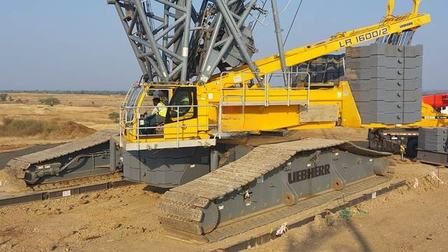 Liebherr LR1600/2 - Grúa sobre orugas: foto 1 Liebherr LR1600/2 - Grúa sobre orugas: foto 1