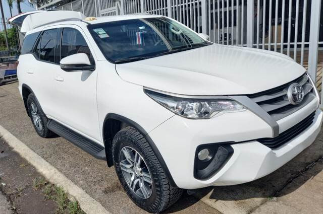 Toyota Fortuner - SUV/ Todoterreno: foto 4 Toyota Fortuner - SUV/ Todoterreno: foto 4