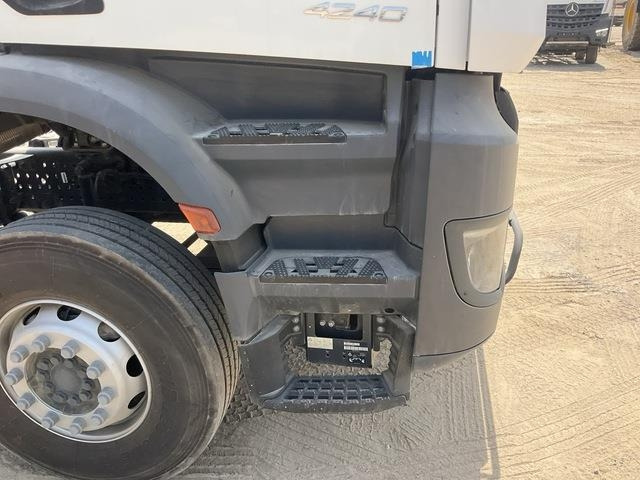 Camión chasis Mercedes-Benz Arocs 4240: foto 19