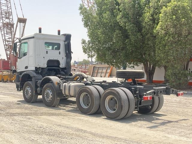 Mercedes-Benz Arocs 4240 - Camión chasis: foto 2 Mercedes-Benz Arocs 4240 - Camión chasis: foto 2