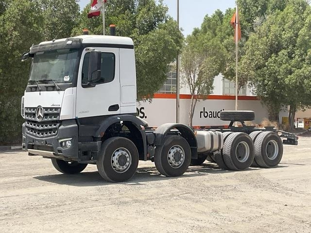 Mercedes-Benz Arocs 4240 - Camión chasis: foto 1 Mercedes-Benz Arocs 4240 - Camión chasis: foto 1