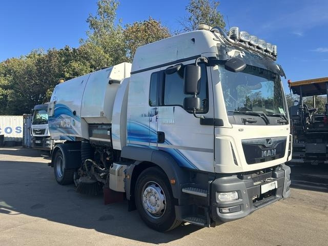 MAN TGM18.290 - Barredora vial: foto 4 MAN TGM18.290 - Barredora vial: foto 4