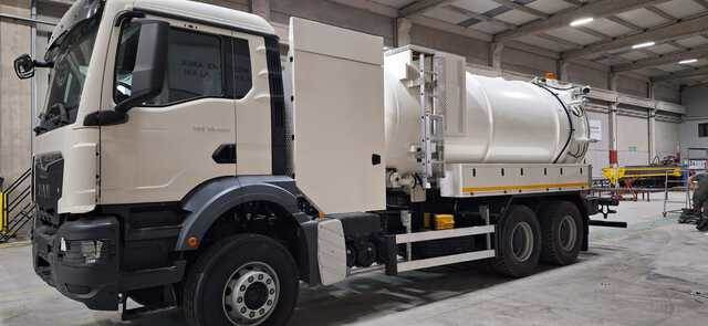 MAN TGS 33.400 Jetter - Limpieza de alcantarillado: foto 1 MAN TGS 33.400 Jetter - Limpieza de alcantarillado: foto 1