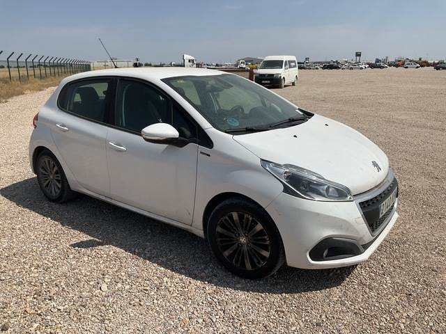 Peugeot 208 Signature PureTech 82 - Coche: foto 4 Peugeot 208 Signature PureTech 82 - Coche: foto 4