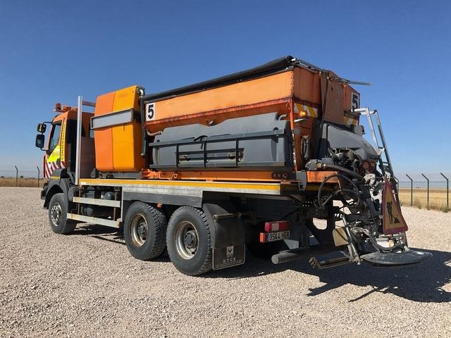 Renault Kerax 430DXI - Máquina quitanieve: foto 2 Renault Kerax 430DXI - Máquina quitanieve: foto 2