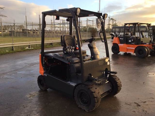 Doosan B25X-7 PLUS - Carretilla elevadora eléctrica: foto 4 Doosan B25X-7 PLUS - Carretilla elevadora eléctrica: foto 4