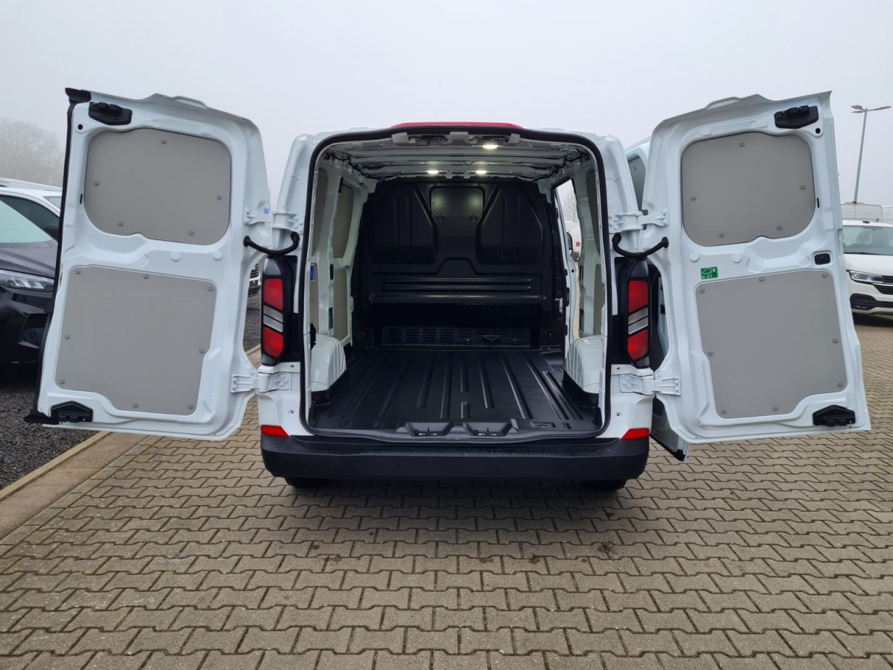 Ford Custom Kasten L1 Trend KLIMA KAMERA VERKLEIDUNG - Furgoneta pequeña: foto 5 Ford Custom Kasten L1 Trend KLIMA KAMERA VERKLEIDUNG - Furgoneta pequeña: foto 5