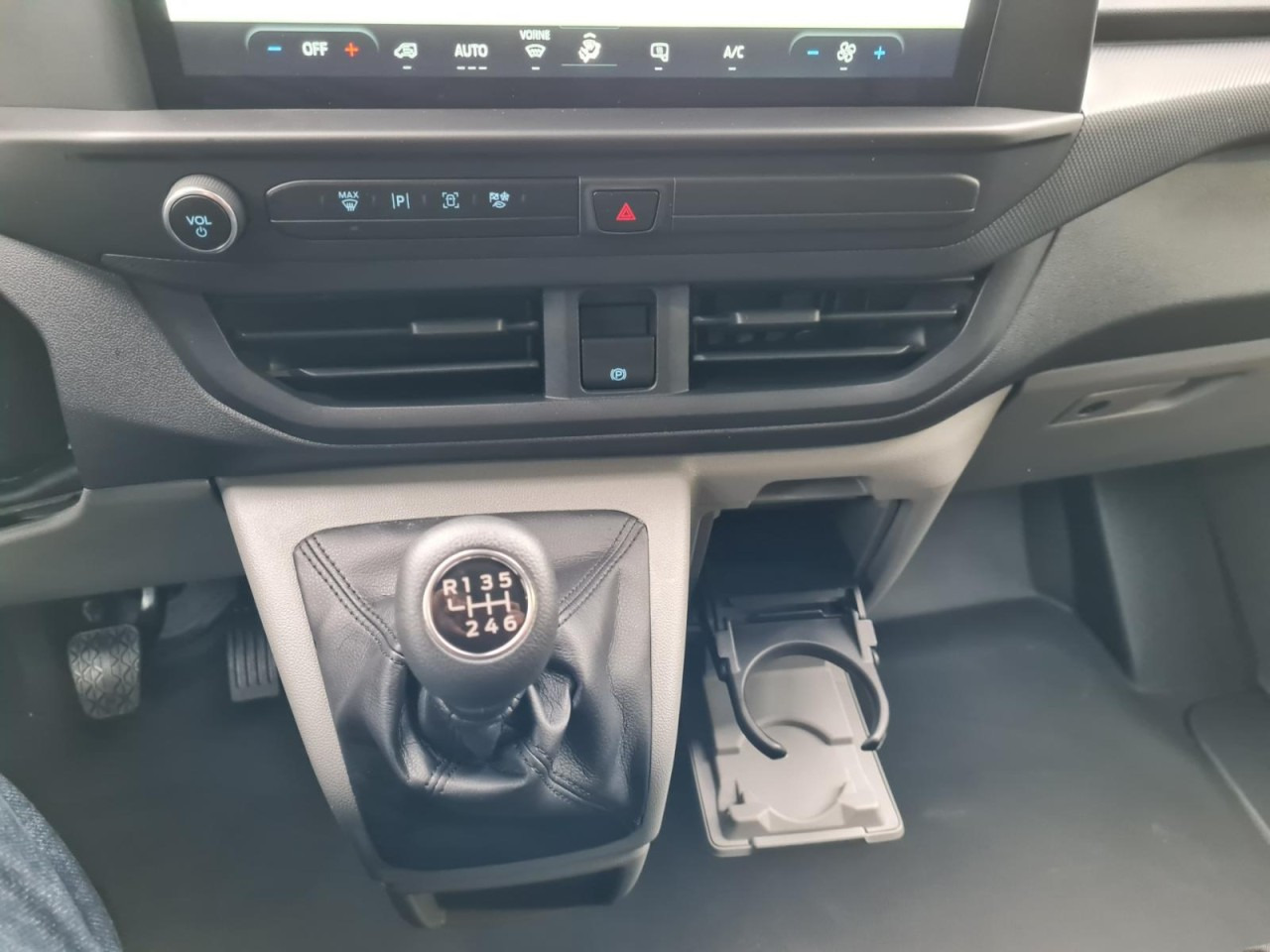 Furgoneta pequeña Ford Custom Kasten L1 Trend KLIMA KAMERA VERKLEIDUNG: foto 16 Furgoneta pequeña Ford Custom Kasten L1 Trend KLIMA KAMERA VERKLEIDUNG: foto 16