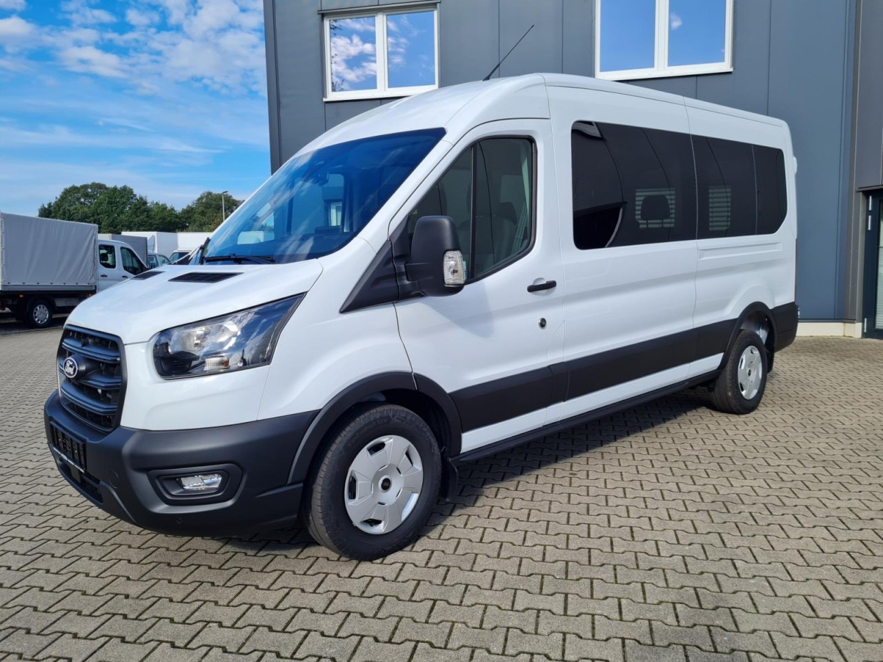 Ford Transit 350 Kombi TDCi L3 H2 Trend 9 Sitzer AHK - Minibús, Furgoneta de pasajeros: foto 3 Ford Transit 350 Kombi TDCi L3 H2 Trend 9 Sitzer AHK - Minibús, Furgoneta de pasajeros: foto 3