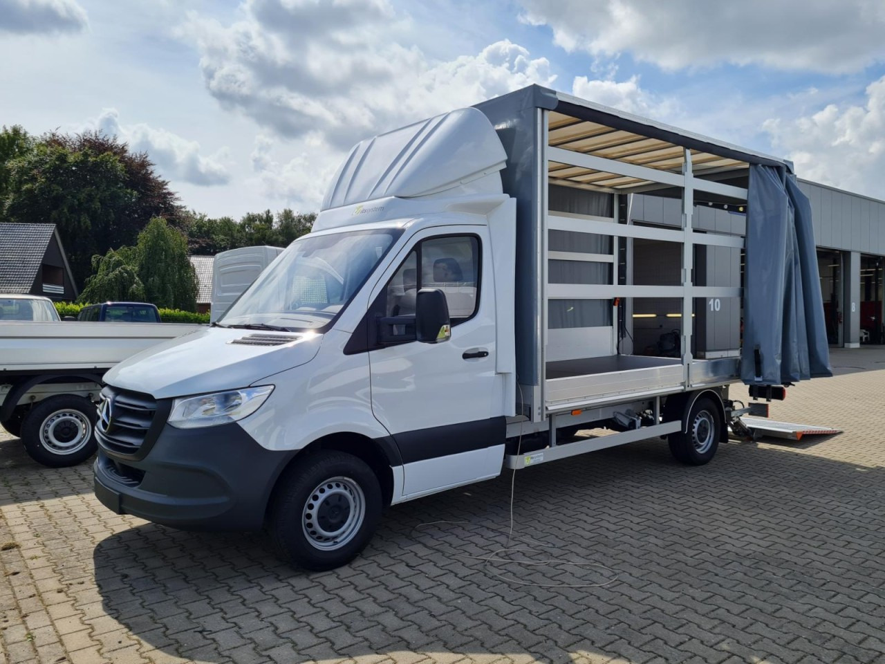 Mercedes-Benz Sprinter 315 RWD Pritsche Schiebe Plane LBW KLIMA TEMPOMAT - Furgoneta con lona: foto 2 Mercedes-Benz Sprinter 315 RWD Pritsche Schiebe Plane LBW KLIMA TEMPOMAT - Furgoneta con lona: foto 2