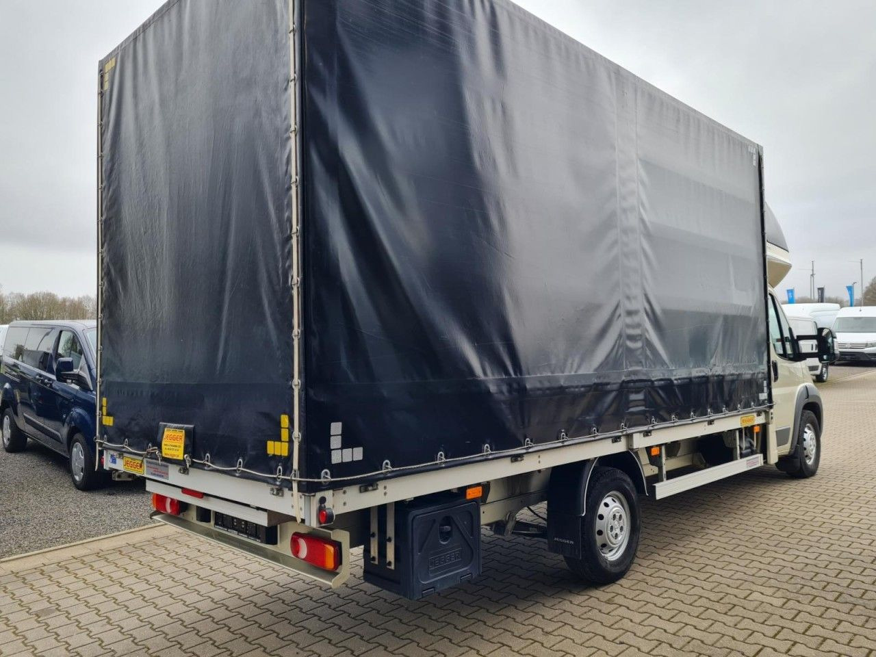 Peugeot Boxer Pritsche L4 Schiebe Plane Schlafkab Luftfe - Furgoneta con lona: foto 4 Peugeot Boxer Pritsche L4 Schiebe Plane Schlafkab Luftfe - Furgoneta con lona: foto 4