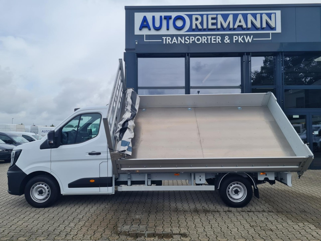 Furgoneta basculante Renault Master 35 New 3 Seiten Kipper AHK KLIMA PLANE TEMPO: foto 20 Furgoneta basculante Renault Master 35 New 3 Seiten Kipper AHK KLIMA PLANE TEMPO: foto 20