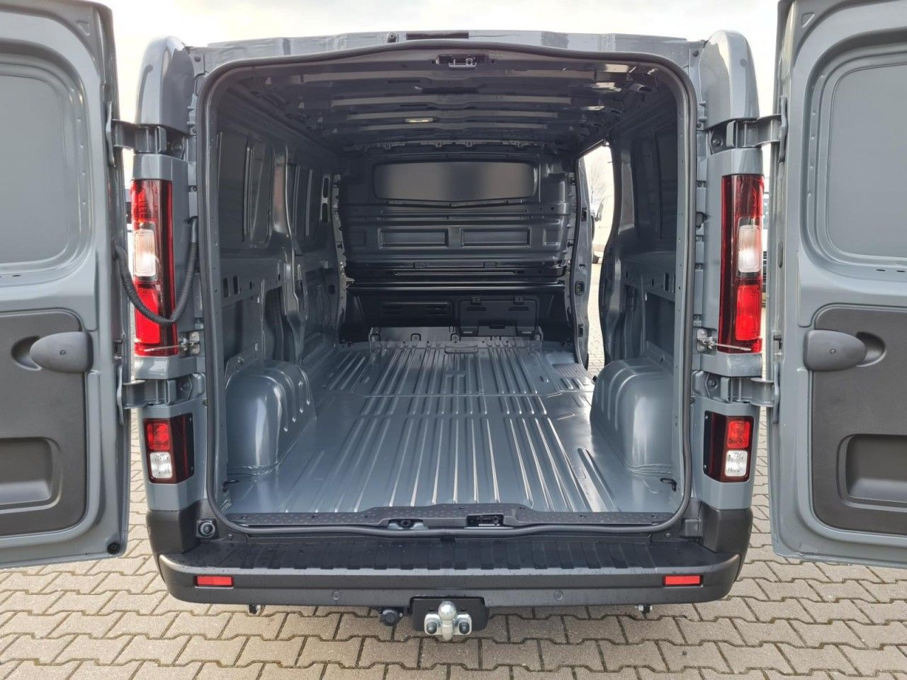 Renault Trafic Kasten 3,0t L2 Advance AHK KLIMA LED PDC - Furgoneta pequeña: foto 5 Renault Trafic Kasten 3,0t L2 Advance AHK KLIMA LED PDC - Furgoneta pequeña: foto 5