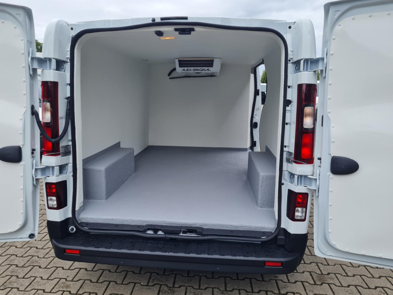 Furgoneta frigorifica Renault Trafic Kühlkasten L2 KLIMA LED NAVI/APP PDC TEMPOMAT: foto 17 Furgoneta frigorifica Renault Trafic Kühlkasten L2 KLIMA LED NAVI/APP PDC TEMPOMAT: foto 17