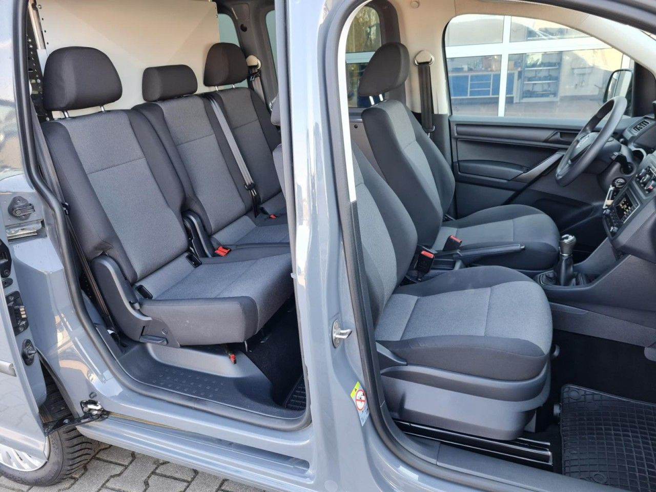 Volkswagen Caddy 4Motion TDi Kombi 5-Sitze TEMPO STHZ REGAL - Coche: foto 4 Volkswagen Caddy 4Motion TDi Kombi 5-Sitze TEMPO STHZ REGAL - Coche: foto 4
