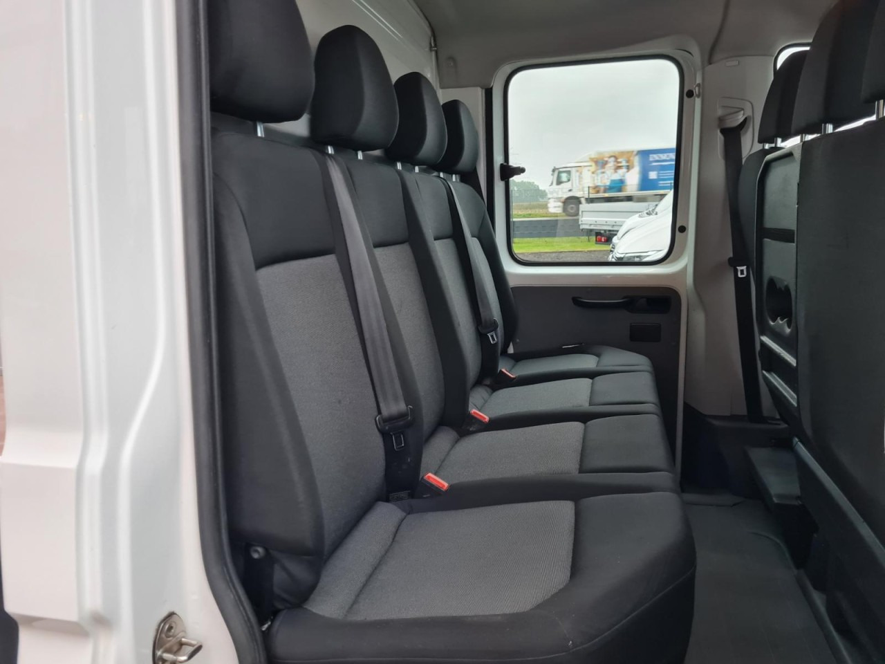 Volkswagen Crafter 35 Doka MR Pritsche AHK Klima 7 Sitzer - Furgoneta caja abierta, Furgoneta combi: foto 4 Volkswagen Crafter 35 Doka MR Pritsche AHK Klima 7 Sitzer - Furgoneta caja abierta, Furgoneta combi: foto 4