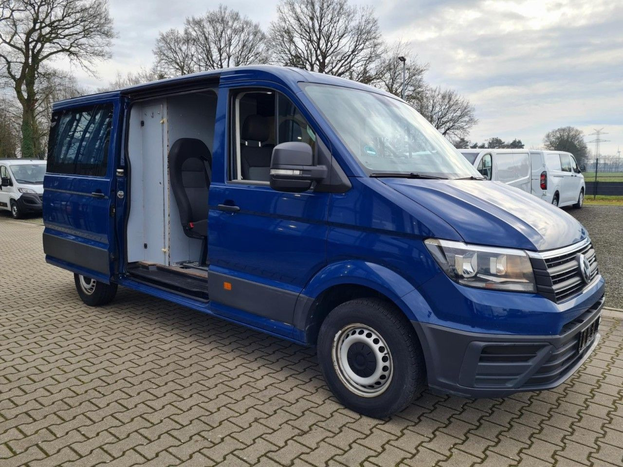 Volkswagen Crafter 35 Kasten Plus Doka mixto NAVI AHK 6 Sit - Furgón, Furgoneta combi: foto 4 Volkswagen Crafter 35 Kasten Plus Doka mixto NAVI AHK 6 Sit - Furgón, Furgoneta combi: foto 4