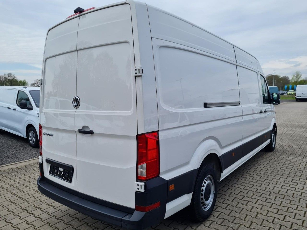Volkswagen Crafter 35 Kasten lang L4H2 KLIMA NAVI_APP HOLZB - Furgón: foto 4 Volkswagen Crafter 35 Kasten lang L4H2 KLIMA NAVI_APP HOLZB - Furgón: foto 4