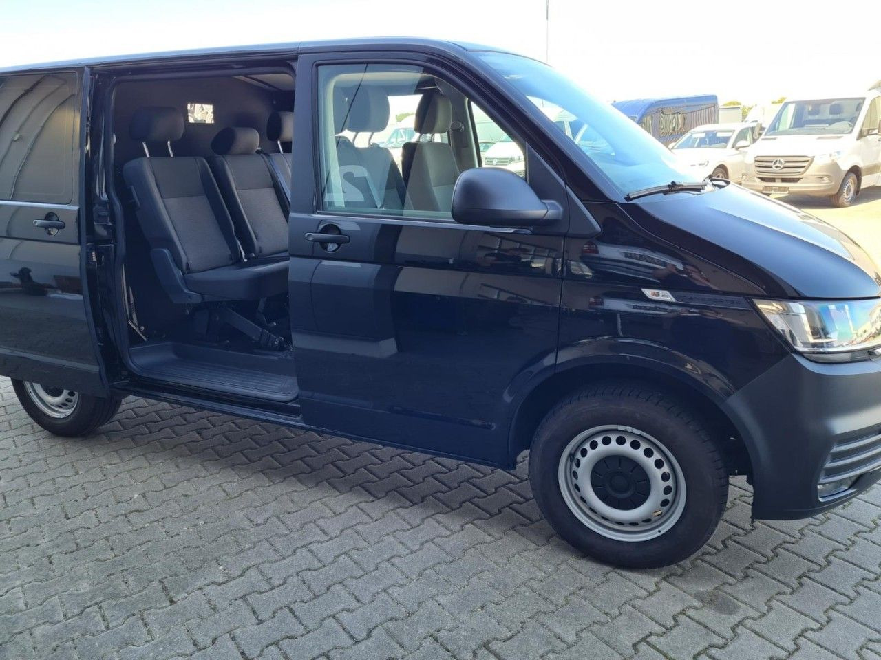 Volkswagen T6.1 Kasten Plus TDI Doka 4Motion AHK 2 Schiebet - Furgoneta pequeña, Furgoneta combi: foto 4 Volkswagen T6.1 Kasten Plus TDI Doka 4Motion AHK 2 Schiebet - Furgoneta pequeña, Furgoneta combi: foto 4