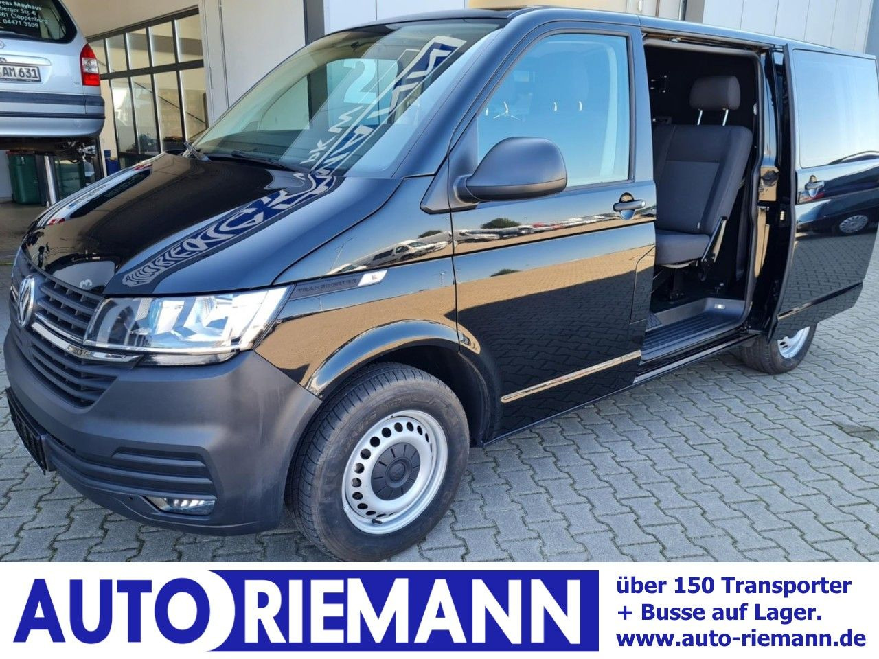 Volkswagen T6.1 Kombi TDI 4Motion 6 Sitzer AHK 2 Schiebetür - Furgoneta de pasajeros: foto 1 Volkswagen T6.1 Kombi TDI 4Motion 6 Sitzer AHK 2 Schiebetür - Furgoneta de pasajeros: foto 1