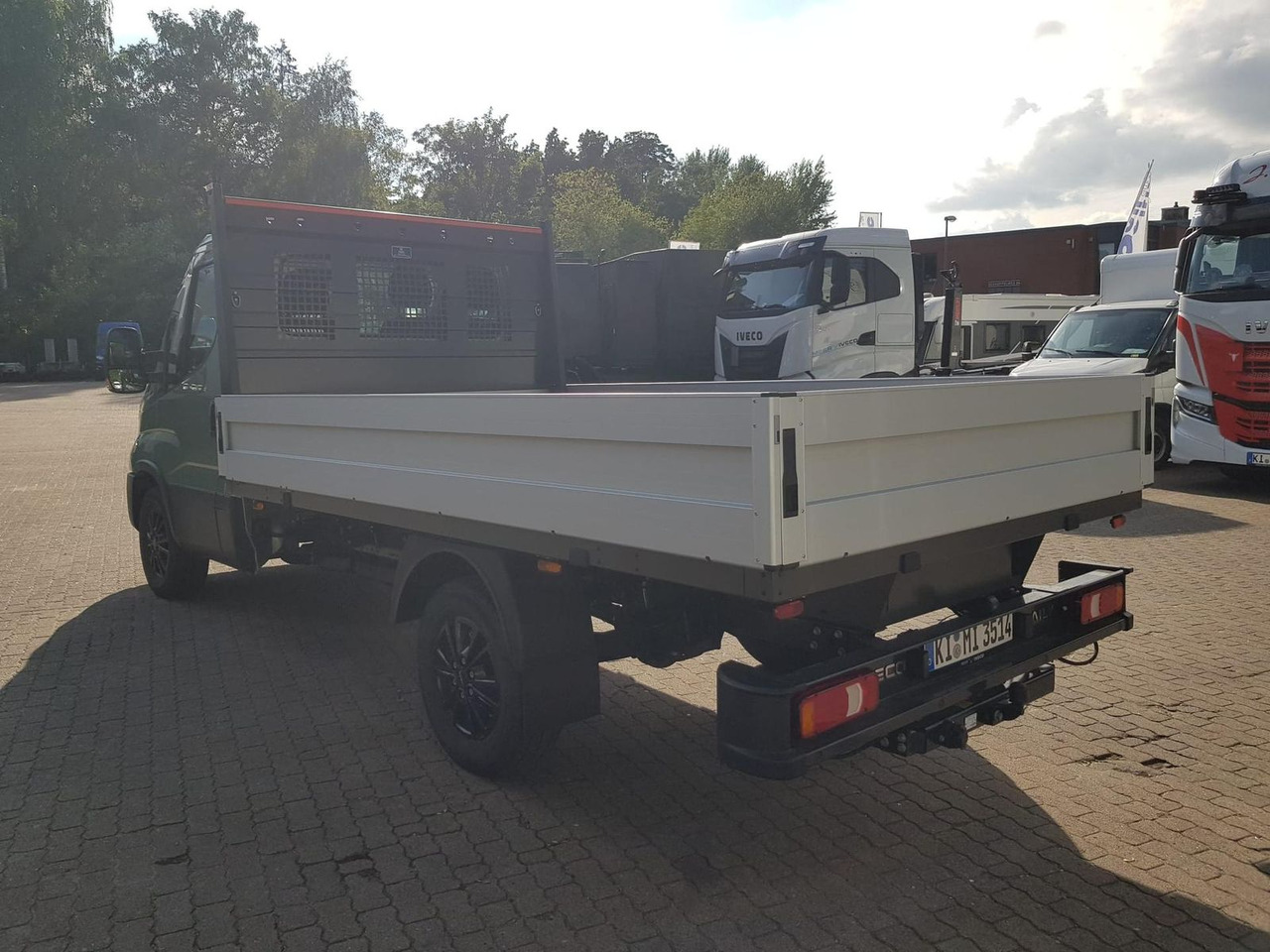 Iveco Daily 35S14HA8 Pritsche AHK 100 kW (136 PS),... - Furgoneta caja abierta: foto 3 Iveco Daily 35S14HA8 Pritsche AHK 100 kW (136 PS),... - Furgoneta caja abierta: foto 3