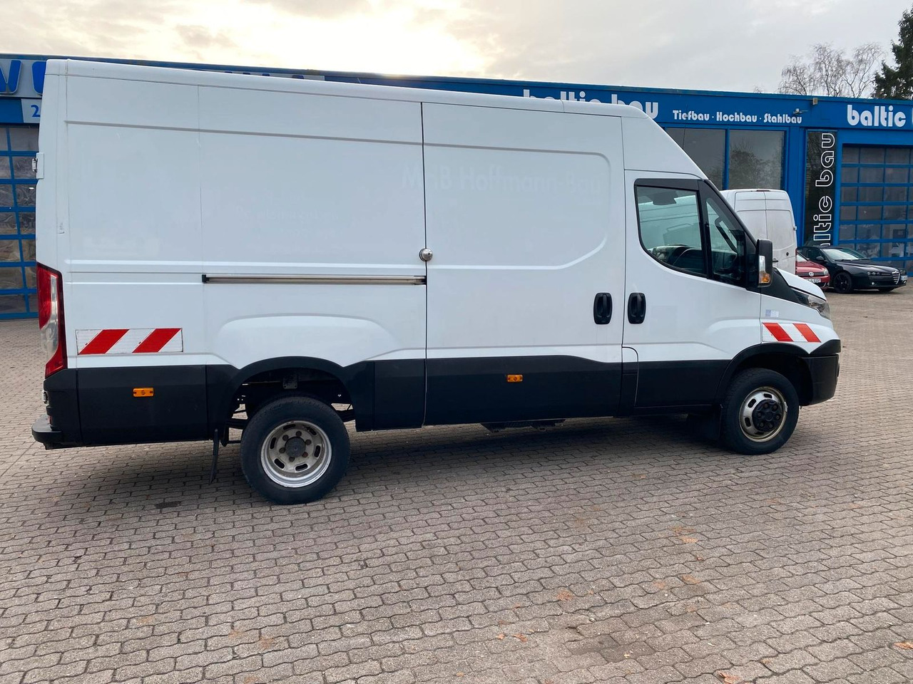 Furgón Iveco Daily 50C18HA8V 3520L *AHK* KLIMA*Sitzheizung...: foto 10