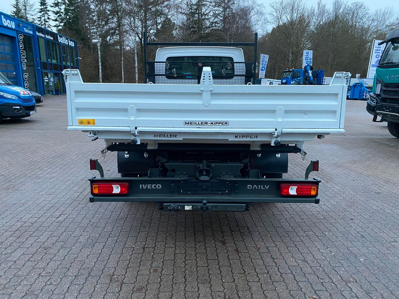 Iveco Daily 70C18H Meiler Dreiseitenkipper*AHK*RADI... - Furgoneta basculante: foto 4 Iveco Daily 70C18H Meiler Dreiseitenkipper*AHK*RADI... - Furgoneta basculante: foto 4