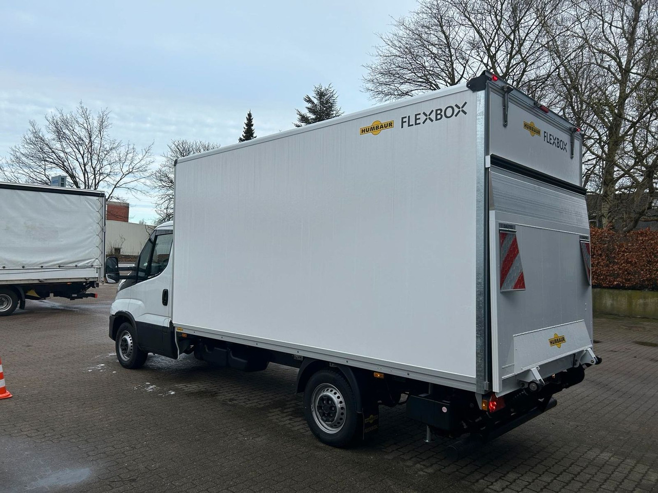 Iveco Daily Koffer 35S14H 3,0 LBW Kamera 115 kW (15... - Furgoneta caja cerrada: foto 4 Iveco Daily Koffer 35S14H 3,0 LBW Kamera 115 kW (15... - Furgoneta caja cerrada: foto 4