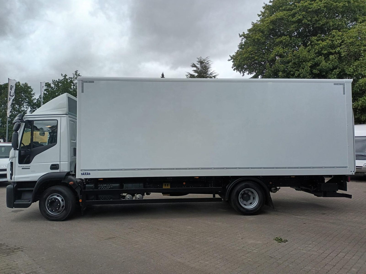 Iveco ML120E25/P KOFFER LBW 1,5t SAXAS AHK 185 kW (... - Camión lona: foto 2 Iveco ML120E25/P KOFFER LBW 1,5t SAXAS AHK 185 kW (... - Camión lona: foto 2