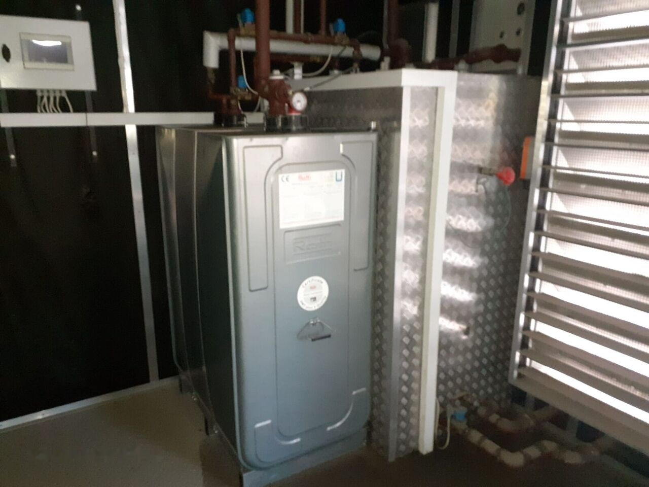 Stamford Generator Cummins STAMFORD 1600 KVA 2015 rok . Agregaty Prądotwó - Generador industriale: foto 5 Stamford Generator Cummins STAMFORD 1600 KVA 2015 rok . Agregaty Prądotwó - Generador industriale: foto 5