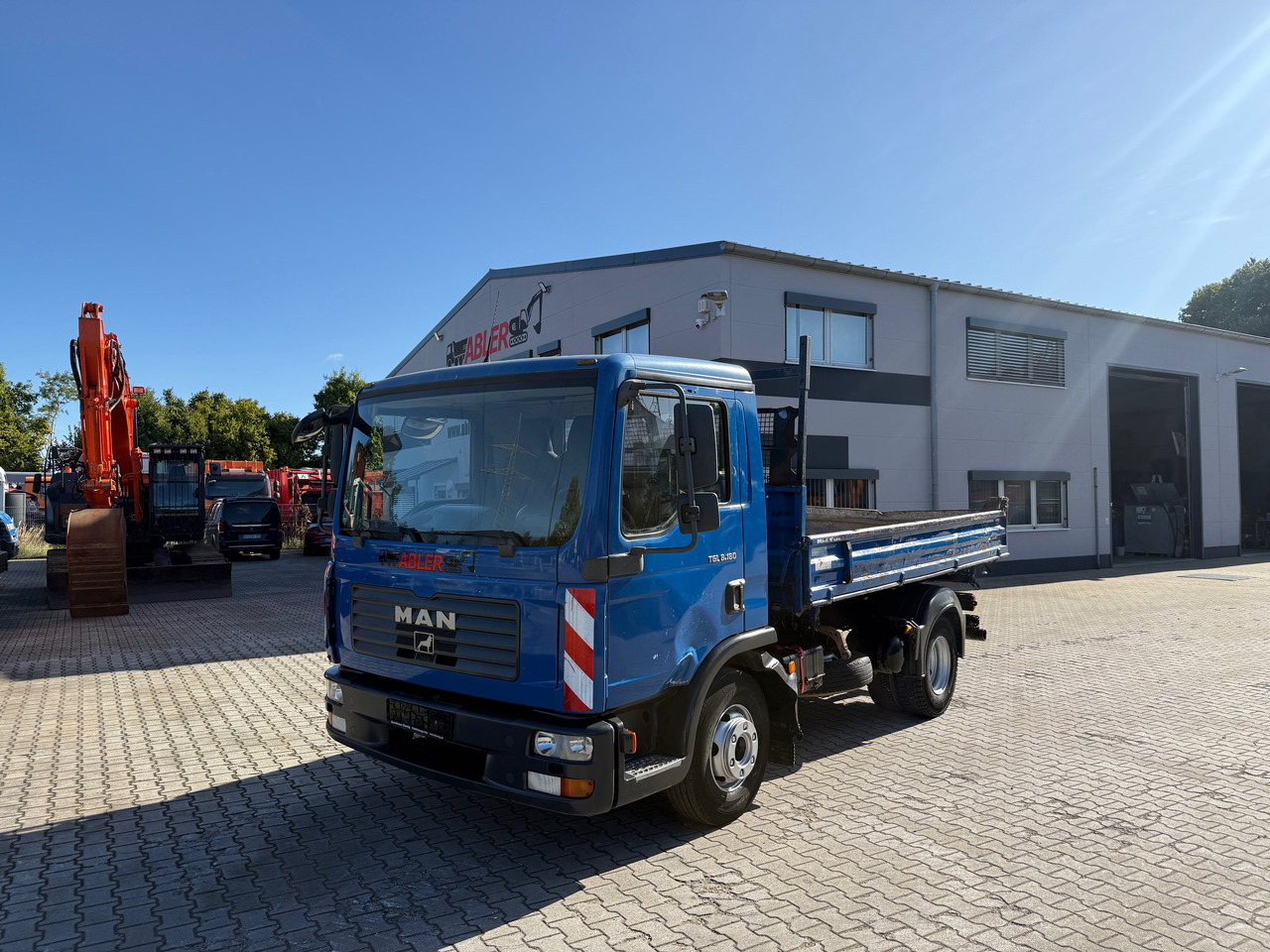 MAN TGL 8.180 3-Seiten-Kipper 2x AHK - Camión volquete: foto 2 MAN TGL 8.180 3-Seiten-Kipper 2x AHK - Camión volquete: foto 2