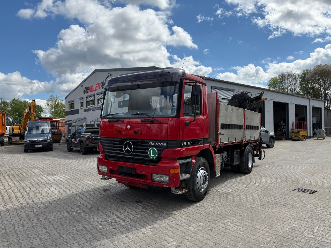 Mercedes-Benz 1840 Actros 2-Seiten-Kipper mit Kran Hiab 125-3 mit Funk - Camión caja abierta, Camión grúa: foto 2 Mercedes-Benz 1840 Actros 2-Seiten-Kipper mit Kran Hiab 125-3 mit Funk - Camión caja abierta, Camión grúa: foto 2