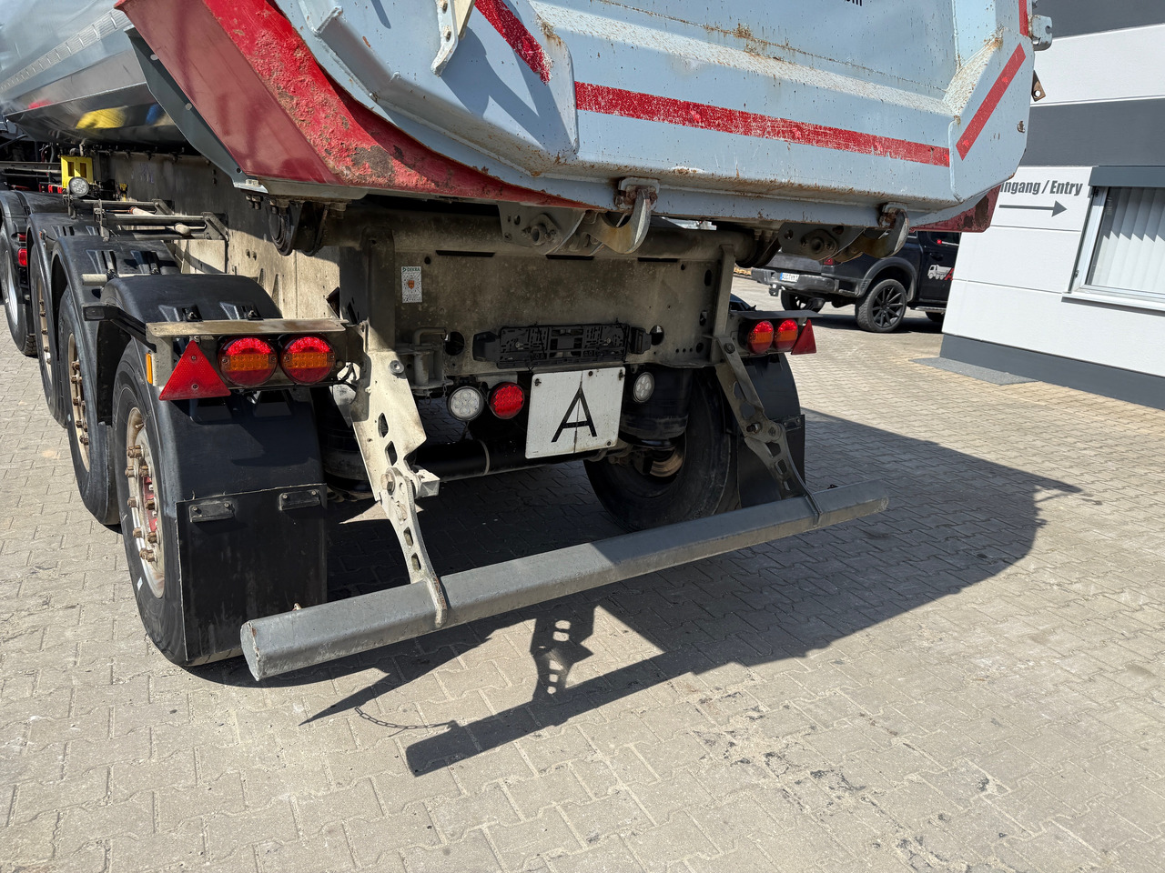 Camión volquete Mercedes-Benz 1851 Arocs ECHTER 4x4 mit Schmitz Kippauflieger: foto 7 Camión volquete Mercedes-Benz 1851 Arocs ECHTER 4x4 mit Schmitz Kippauflieger: foto 7