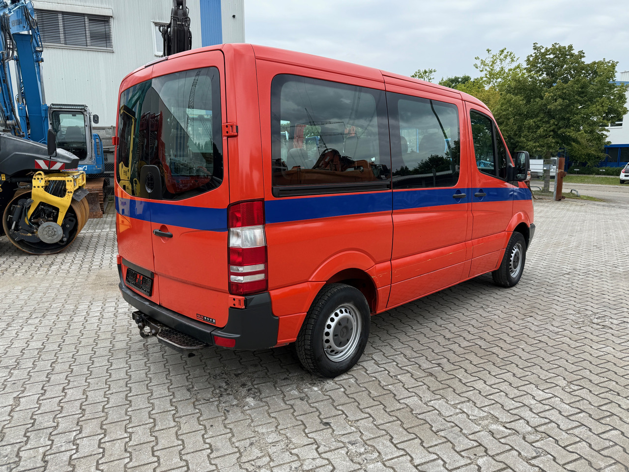 Mercedes-Benz 211 CDI Kombi AHK - Coche: foto 4 Mercedes-Benz 211 CDI Kombi AHK - Coche: foto 4