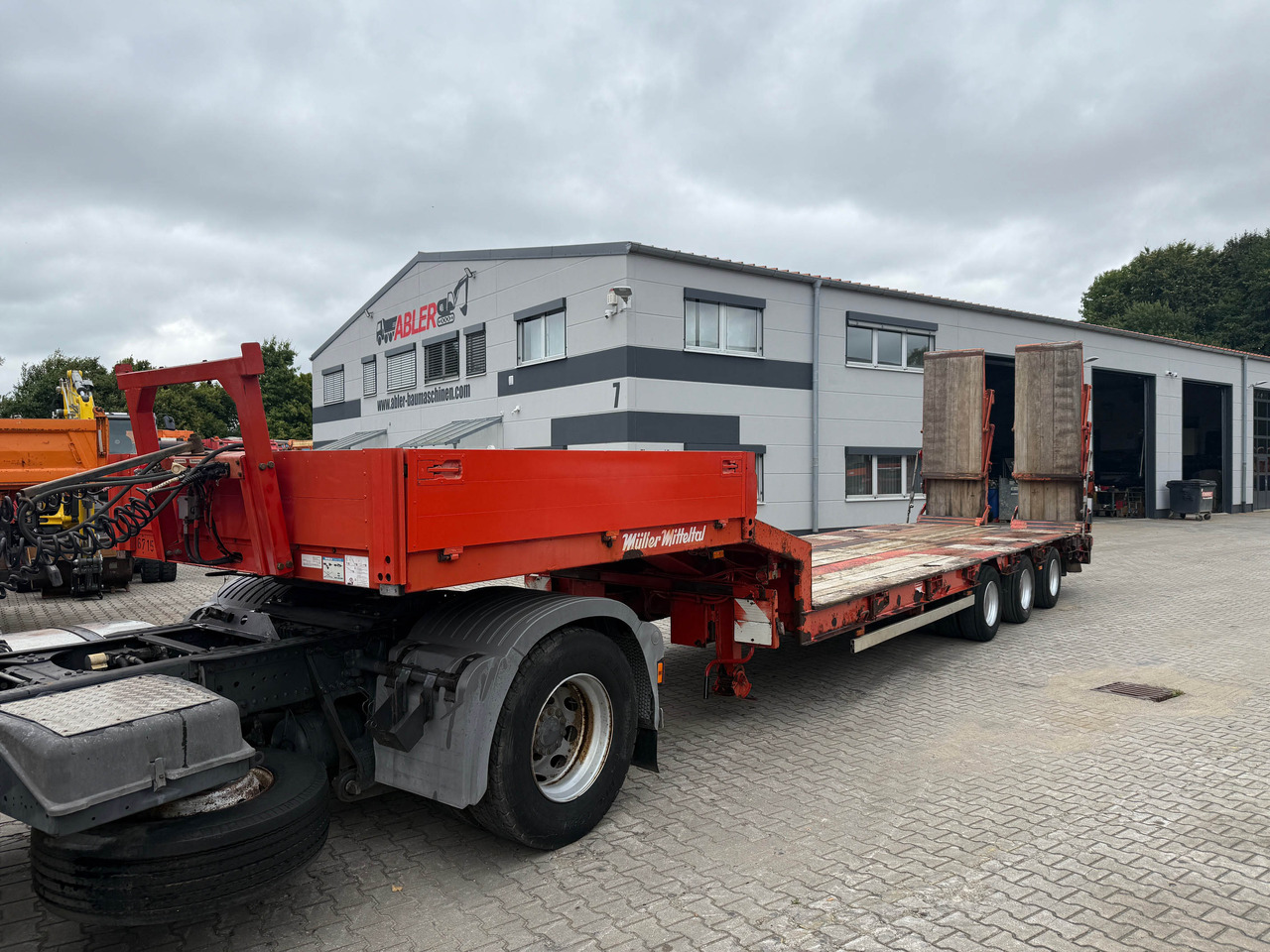 Müller Mitteltal TS3 Tieflader Auflieger mit hydr. Rampen - Semirremolque góndola rebajadas: foto 2 Müller Mitteltal TS3 Tieflader Auflieger mit hydr. Rampen - Semirremolque góndola rebajadas: foto 2