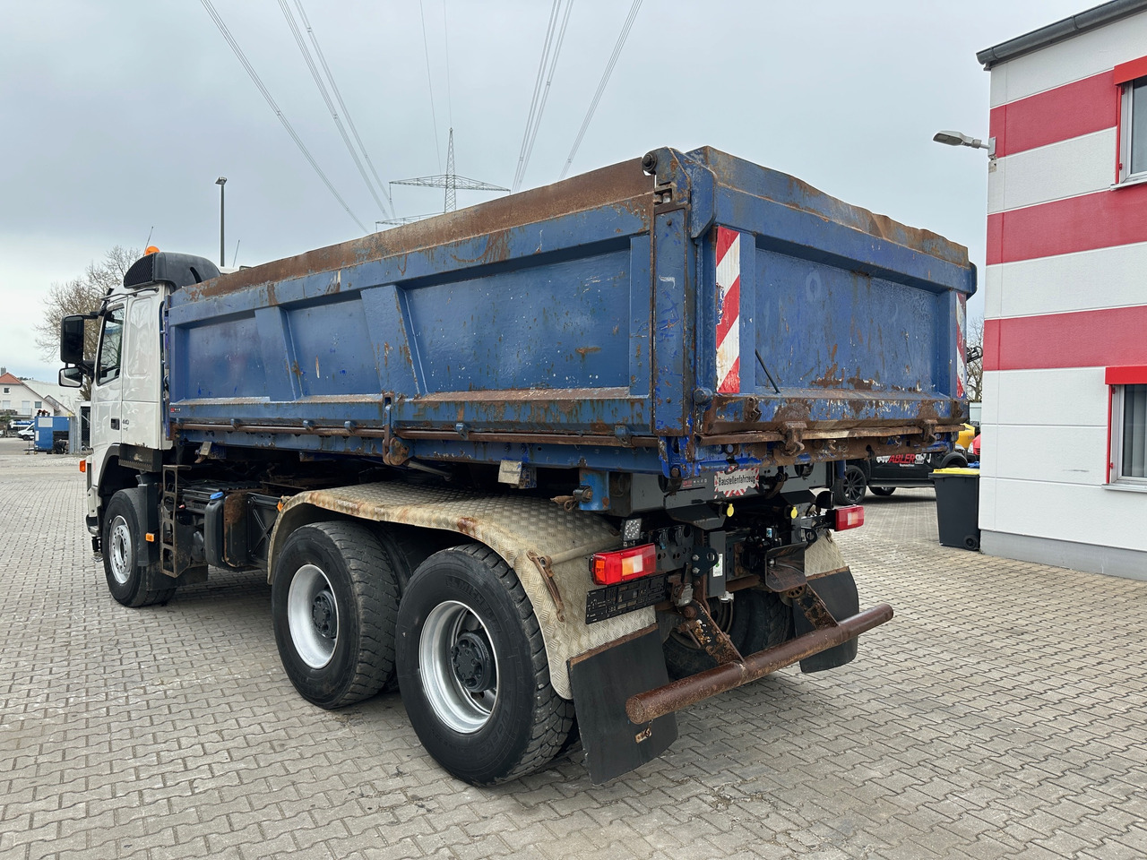 Volvo FM440 3-Seiten-Kipper mit Bordmatic 6x4 Winterdienst - Camión volquete: foto 5 Volvo FM440 3-Seiten-Kipper mit Bordmatic 6x4 Winterdienst - Camión volquete: foto 5