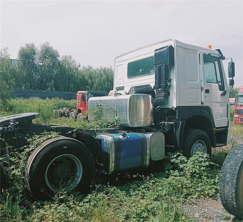 Howo 420hp 6x4 - Cabeza tractora: foto 3 Howo 420hp 6x4 - Cabeza tractora: foto 3