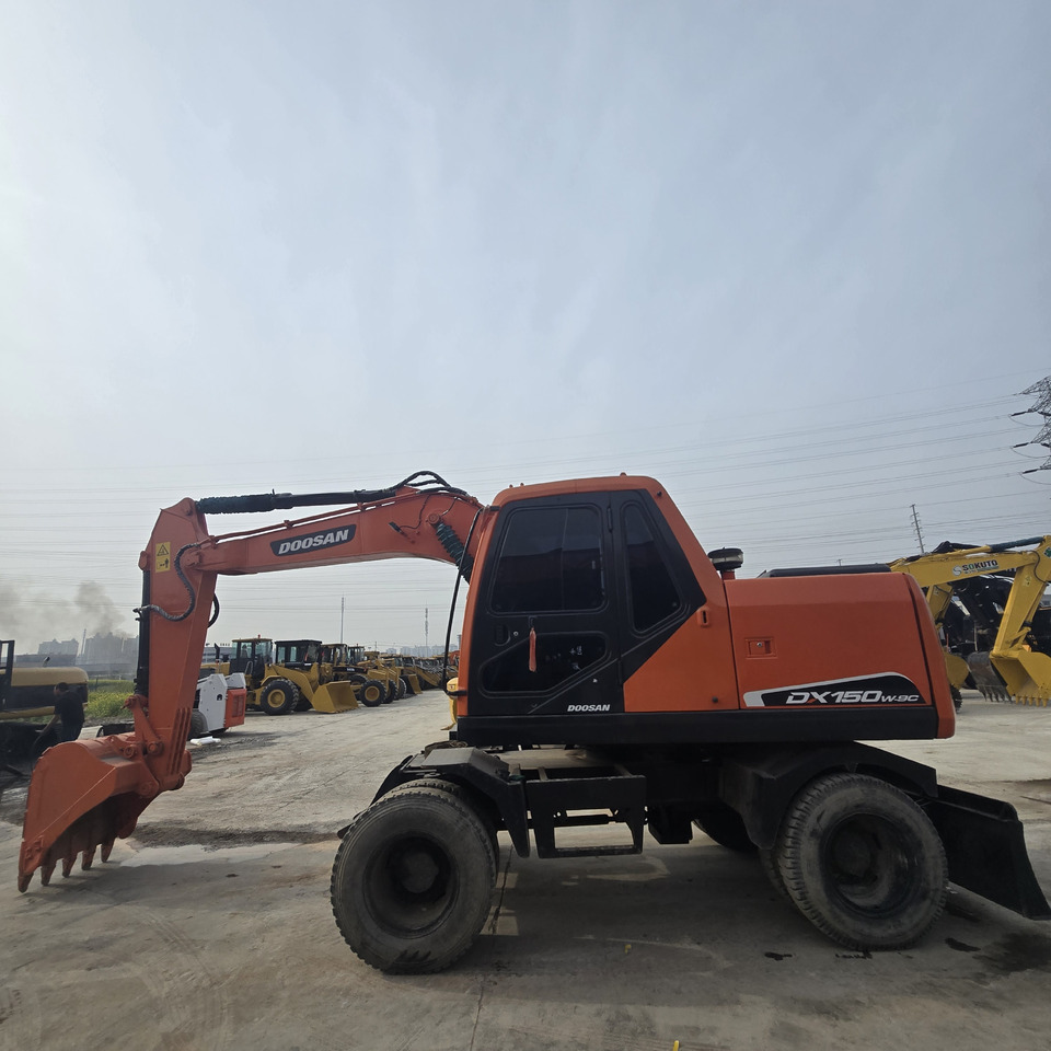 DOOSAN DX150W - Excavadora de ruedas: foto 2 DOOSAN DX150W - Excavadora de ruedas: foto 2